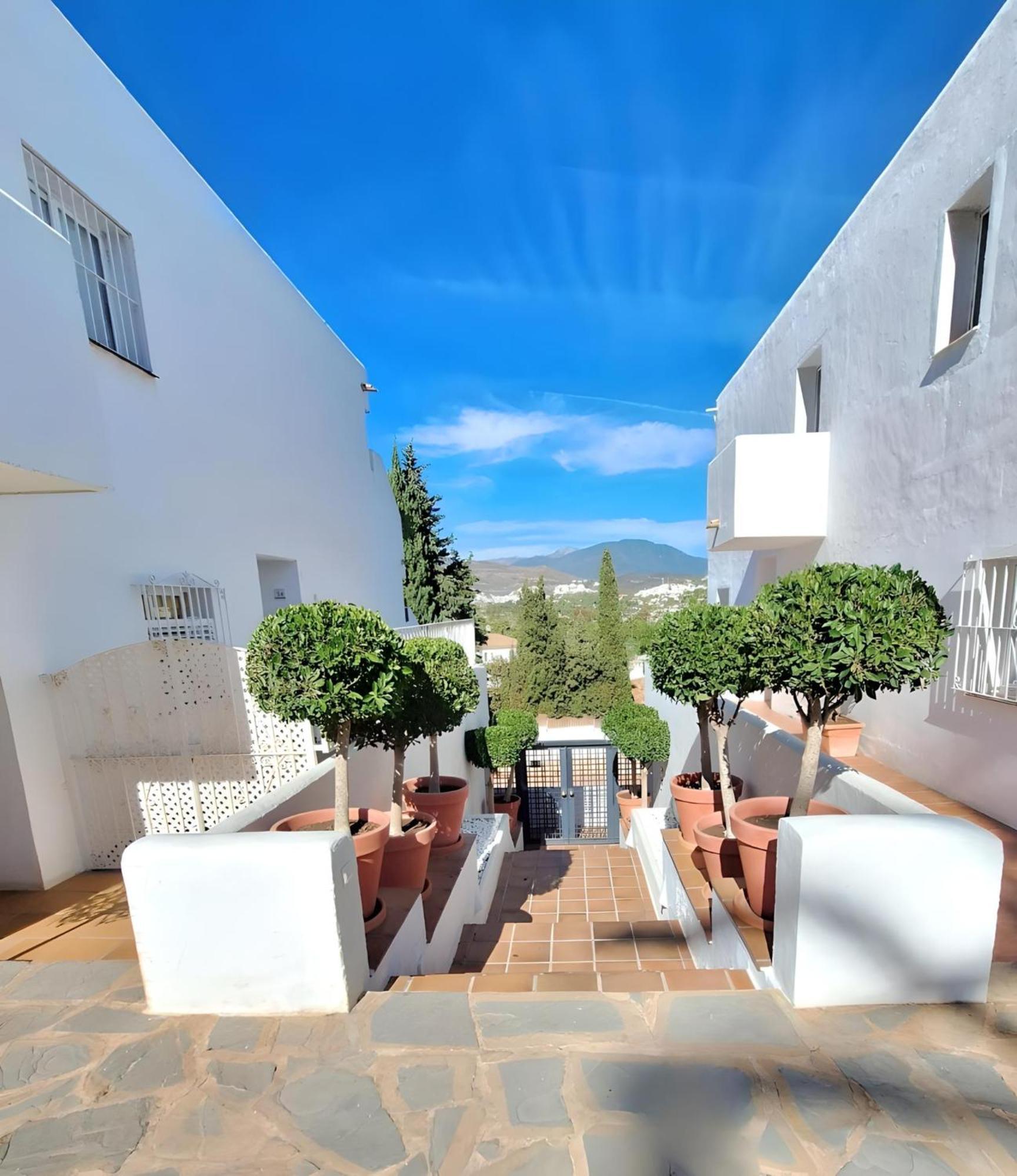 Gorgeous 2Br Apt. W/ Mountain View Puerto Banus Marbella Exteriör bild