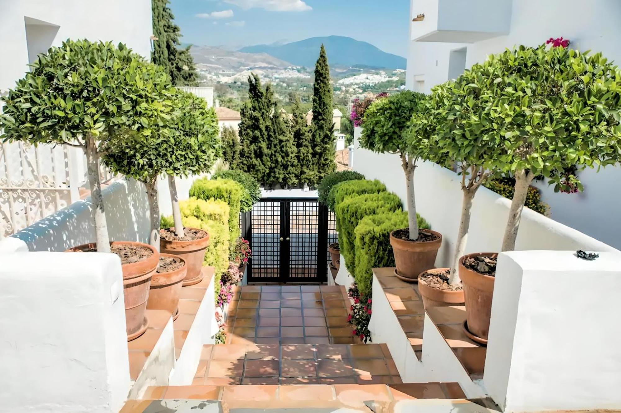 Gorgeous 2Br Apt. W/ Mountain View Puerto Banus Marbella Exteriör bild