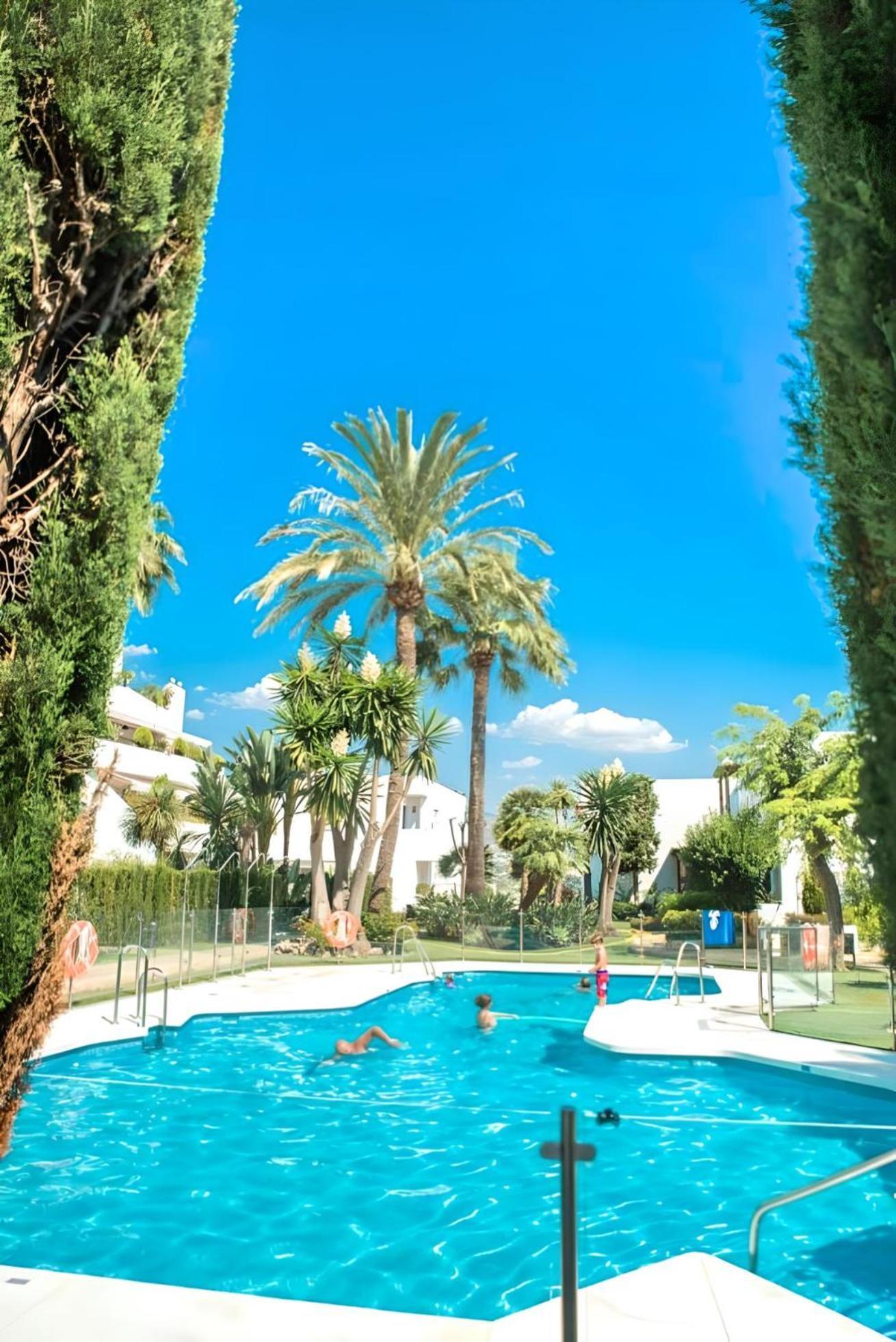 Gorgeous 2Br Apt. W/ Mountain View Puerto Banus Marbella Exteriör bild